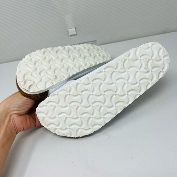 BIRKENSTOCK**White Slides**US 5**$130 - Picture 6 of 6